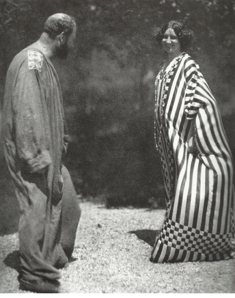 Gustav Klimt and Emilie Flöge in garden